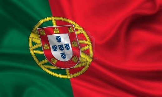 15301300-bandera-ondeando-de-portugal 70